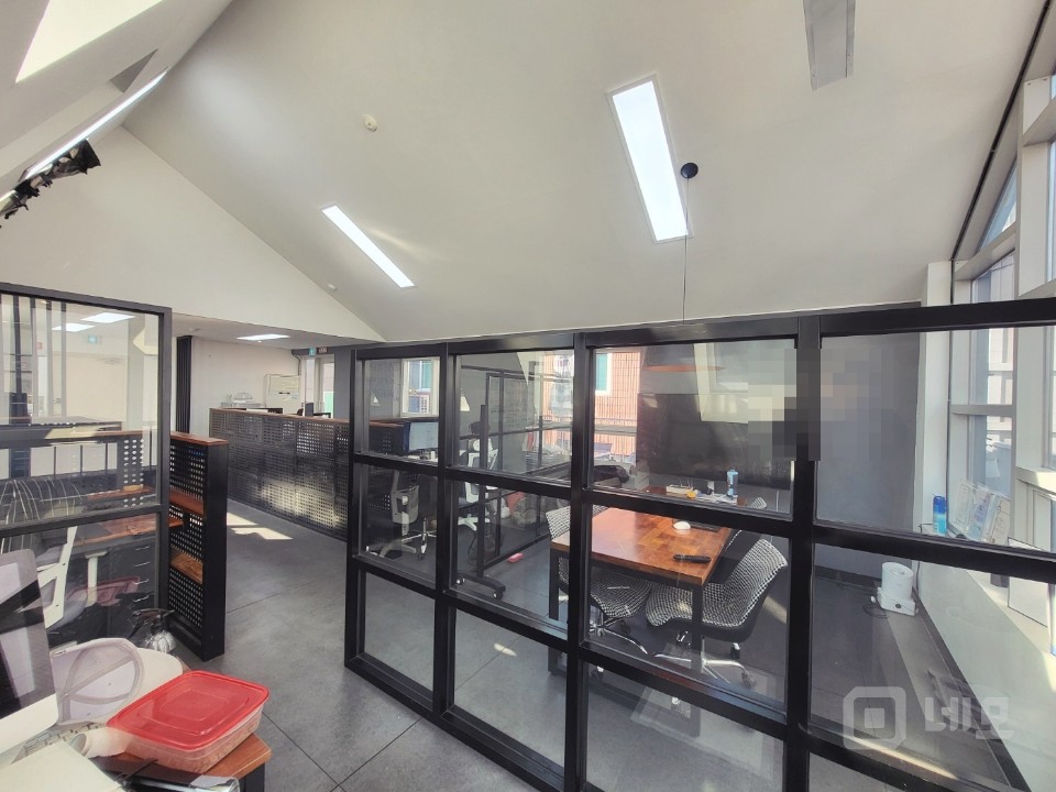 언주역 더블 테라스 특급 ACE 공간 높은층고 화이트톤 디자인 인테리어 매물의 17번째 사진