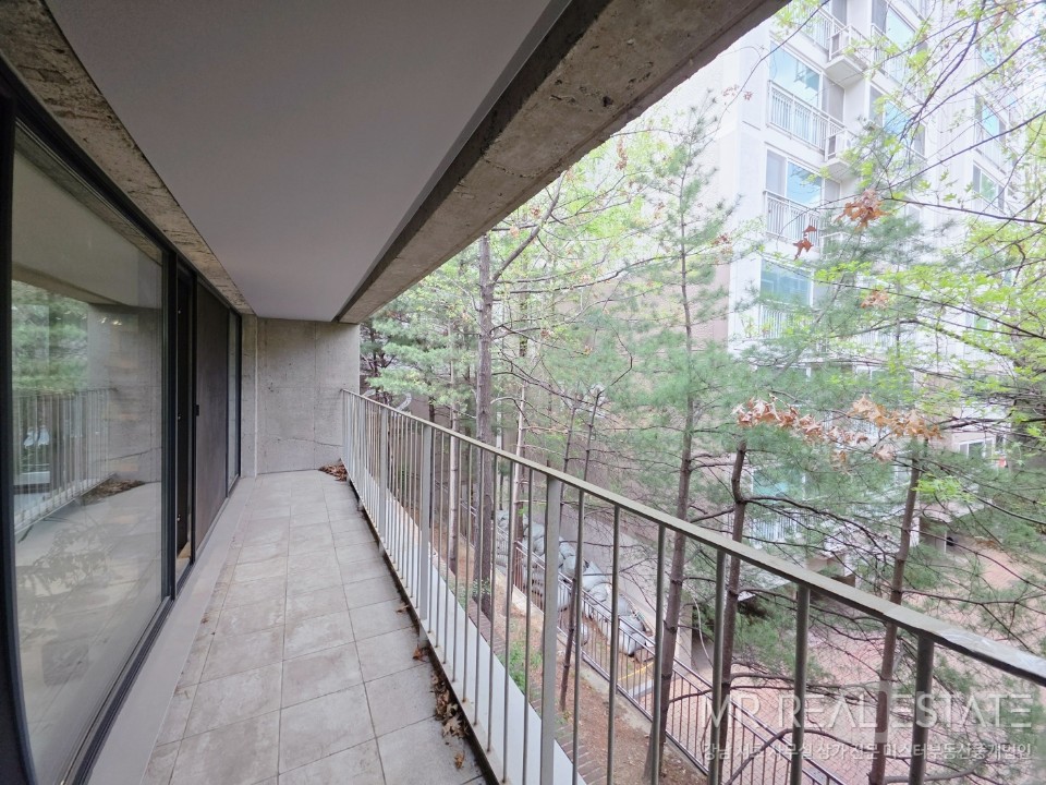 강남역인근.주차1대.S급인테리어.무권리. 매물의 2번째 사진