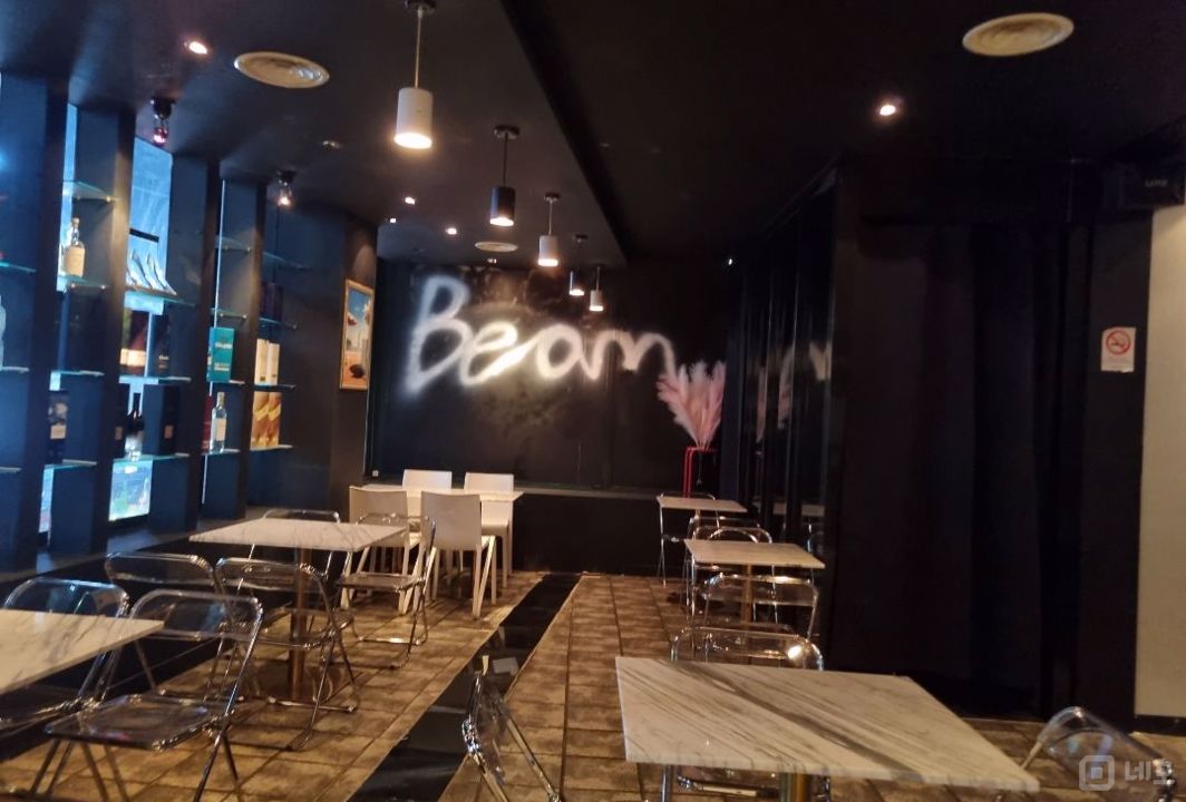 유동인구 많은 중화역먹자골목 초입 2층 술집 매물의 4번째 사진