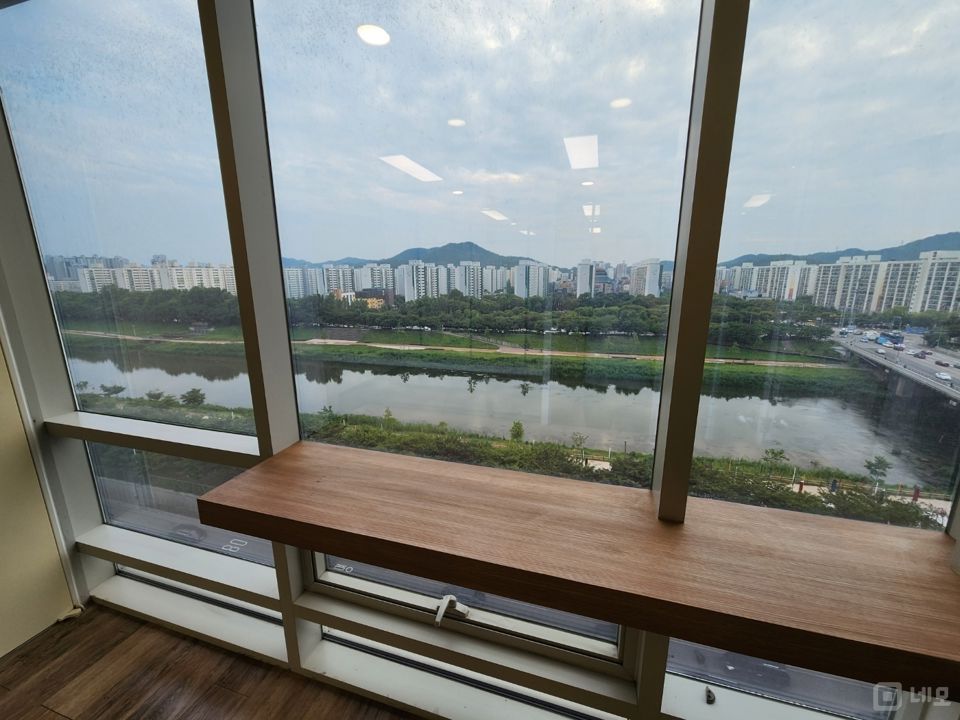 독산역 도보3분 안양천뷰 실15평 룸1 즉시입주 매물의 4번째 사진
