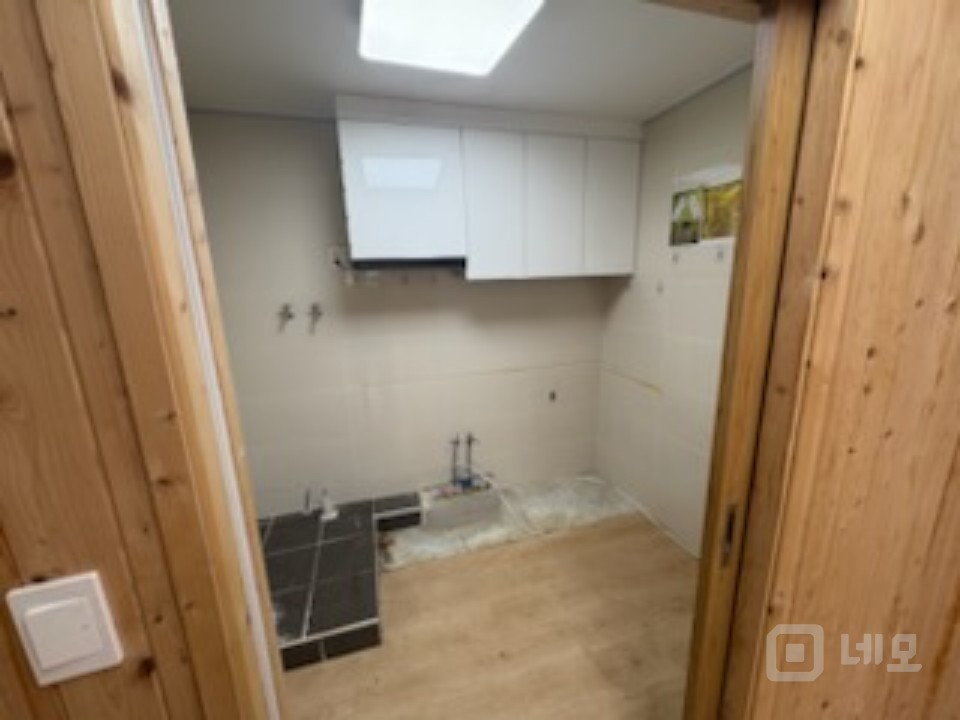 역세권내부남여화장실분리시스템에어컨2대옵션내부편백나무인테리어법인및쇼핑몰추천 매물의 5번째 사진