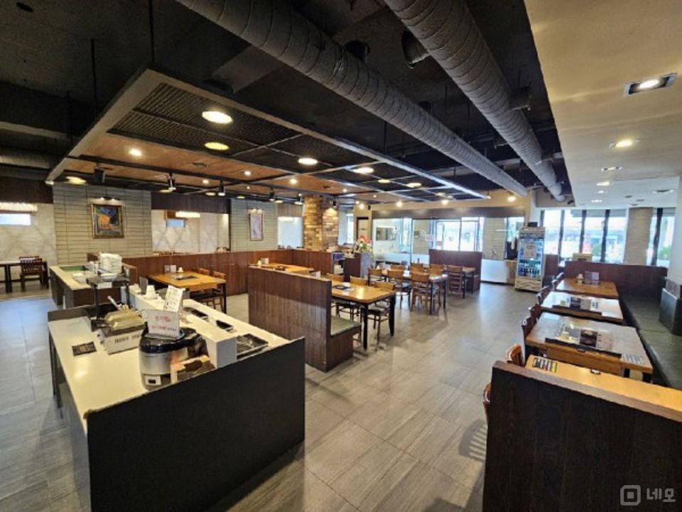 인테리어 완비된 매출이 안정적인 대형 평수 암사동 상가 매물의 1번째 사진