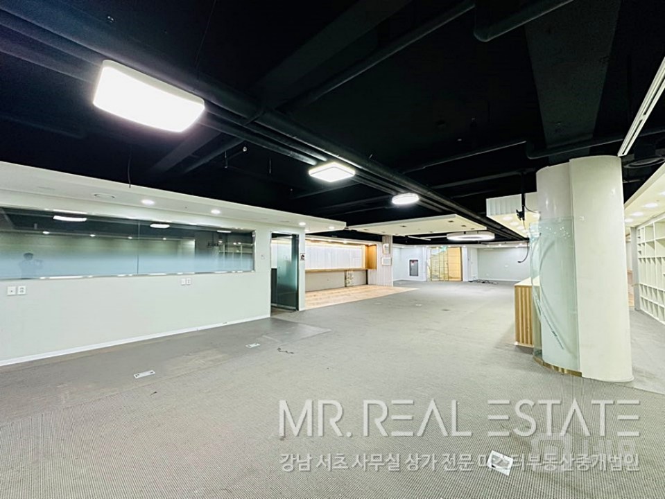 실사진 교대역3분 주차3대 헬스,필라테스,요가 등 추천 매물의 2번째 사진