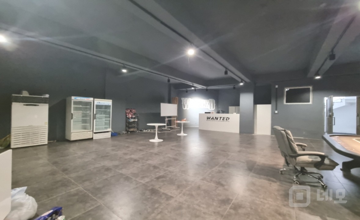 귀한 기둥없는구조/층고높은 지하1층 매물의 2번째 사진