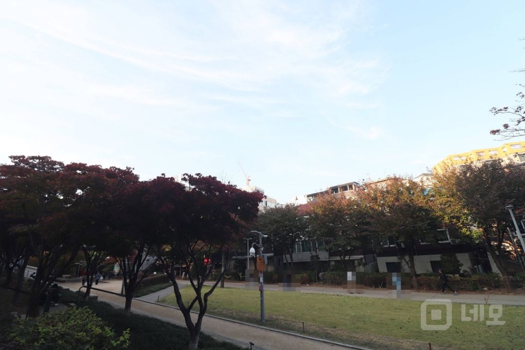 경의선책거리가 보이는 공방추천 소형 사무실 작업실 매물의 10번째 사진