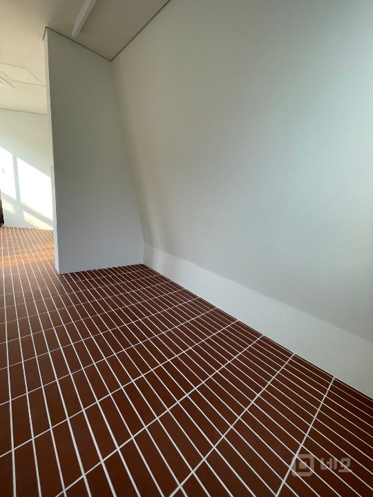 세련된 인테리어, 냉난방기 설치된 사무실 매물의 5번째 사진