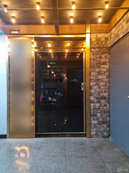 인덕원역 역세권, 인테리어 완비된 관양동 3층 BAR 매물의 5번째 사진