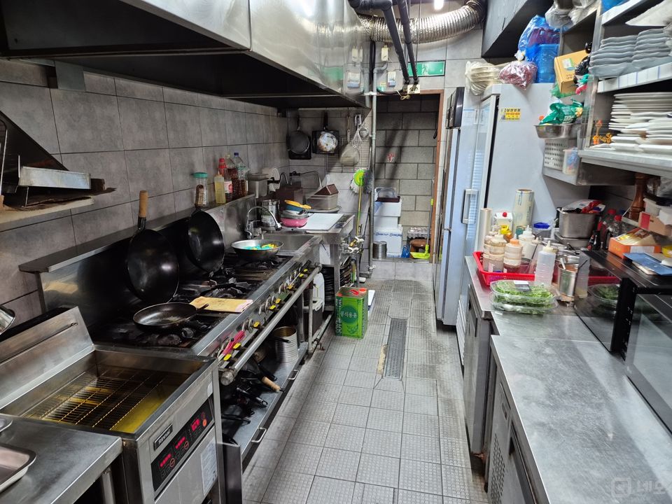 신사동 번화가에 위치한 이자카야 매물의 8번째 사진