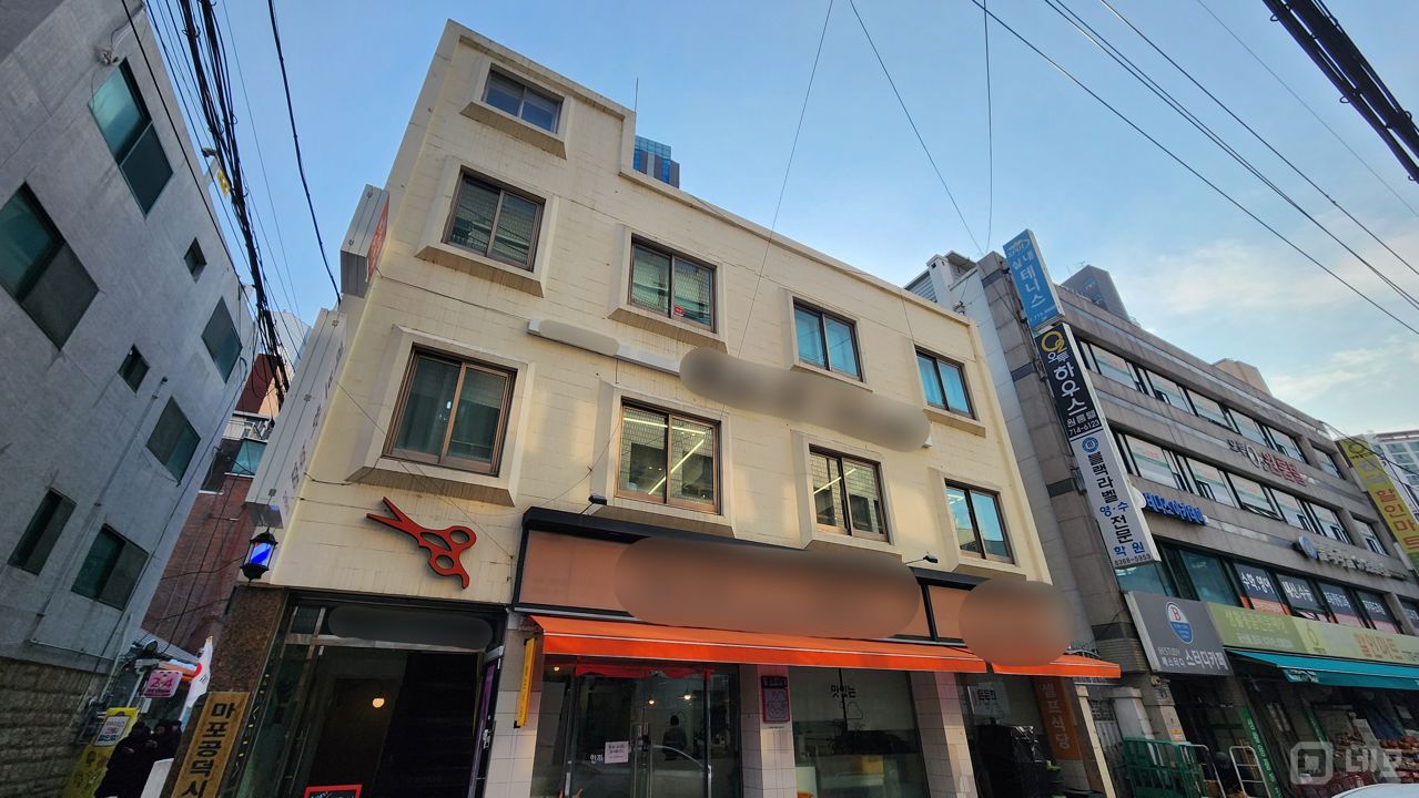 신공덕동 공덕역 역세권, 고급스러운 인테리어, 단골 고객 많은 미용실 매물의 5번째 사진