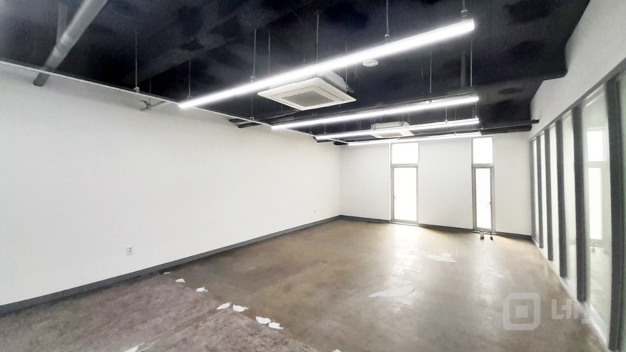 🏢 [신수동 2층] 신축급 근생상가✨ 엘리베이터·주차 완비! 매물의 1번째 사진