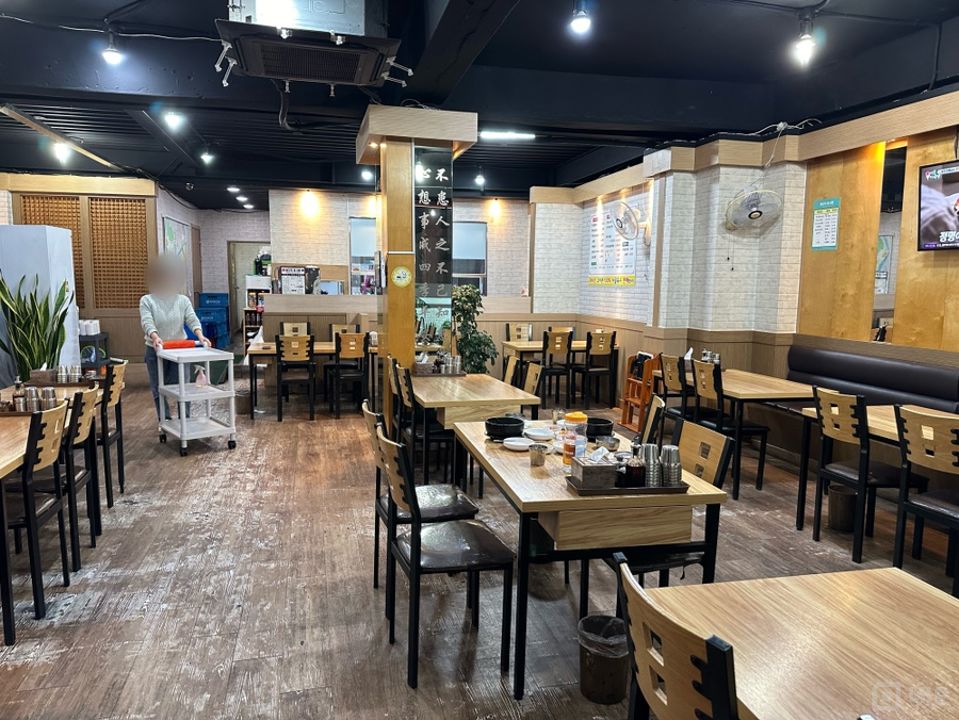 대로변 1층에 위치한 안양동 한식집 매물의 1번째 사진