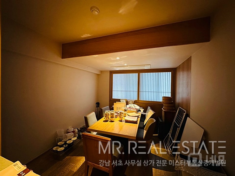 내부인테리어 최상, 바로 사용 가능, 입지조건 최상, 유동인구 많음 매물의 5번째 사진