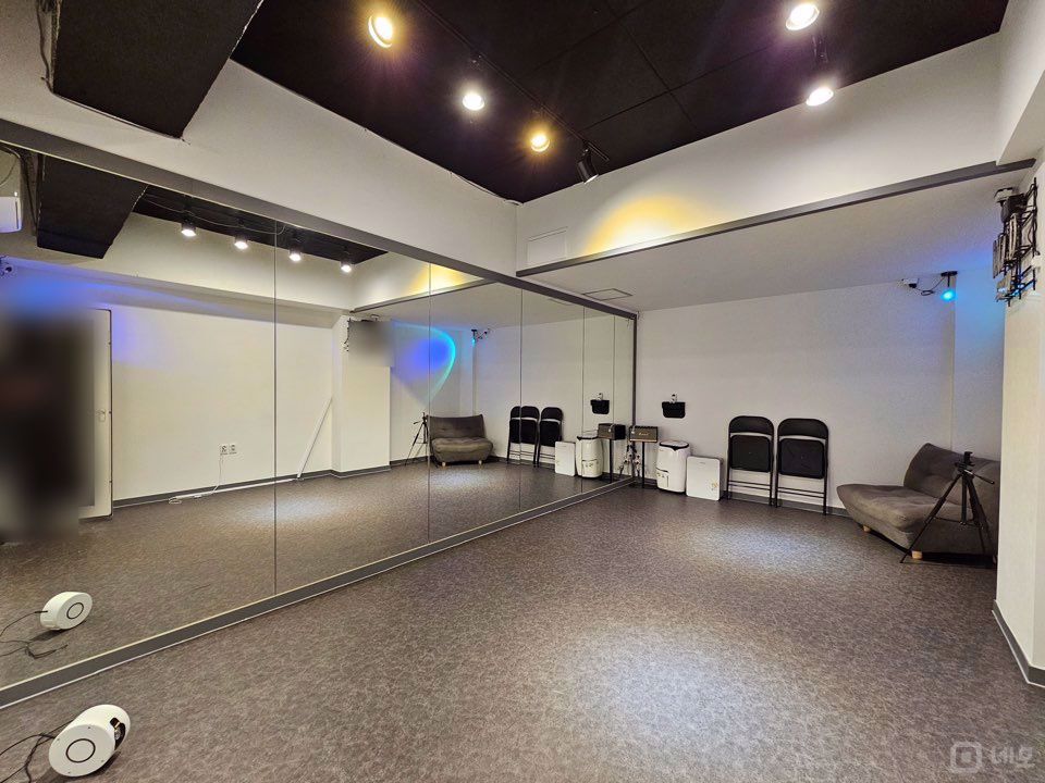 상수역 인근, 주목도 높은 지층 합정동 점포 매물의 3번째 사진