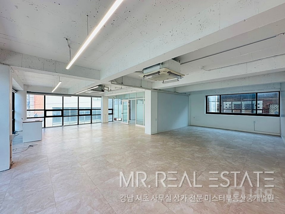 신사역세권.자주식주차.화이트톤인테리어.ACE매물 매물의 2번째 사진