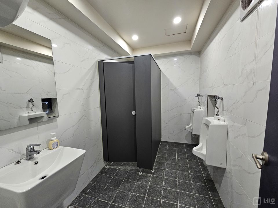 유동인구 많은 잠실동 신천먹자골목 상권 2층 음식점 매물의 5번째 사진