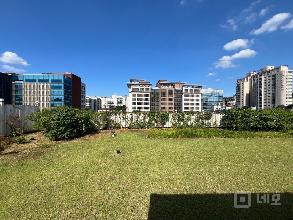 한남오거리 대로변, 최상의 입지, 대형 사무실, 주차 3대 매물의 3번째 사진