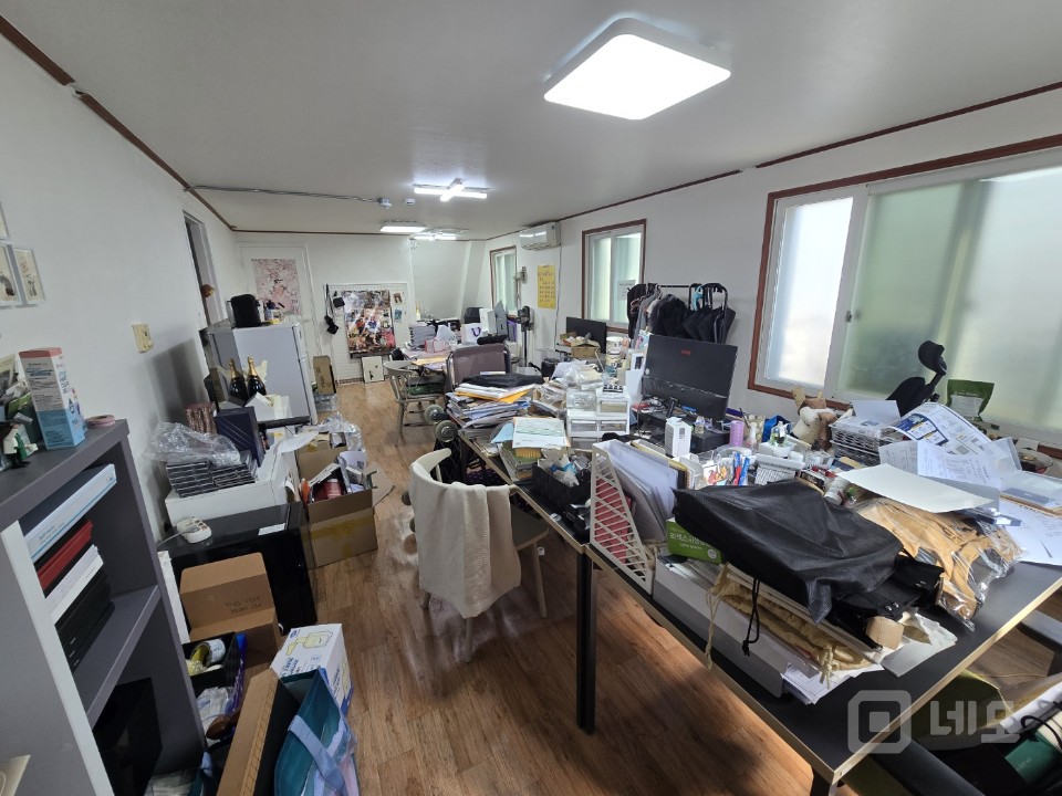 대학로 극장가 위치 좋은 사무실. 엘리베이터 있음. 혜화역 3분. 매물의 3번째 사진