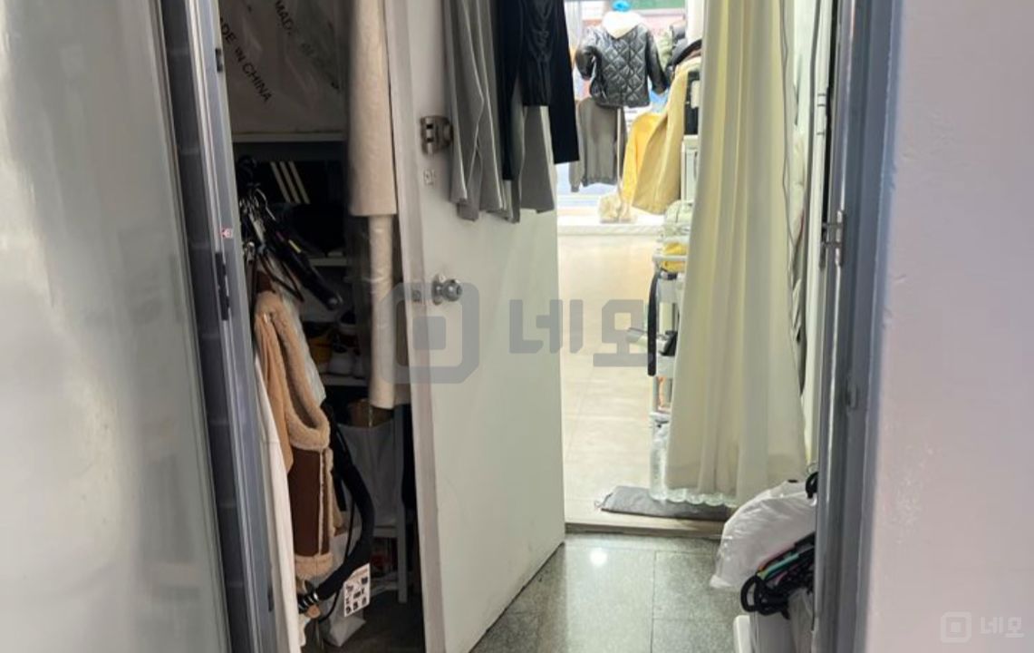 송파구 삼전초등학교 부근 의류 판매점 1층상가 임대 매물의 4번째 사진