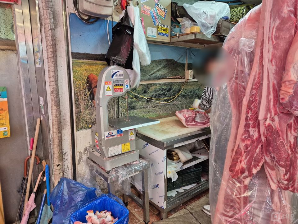 망원동 시장내에 위치한 정육점 매물의 2번째 사진