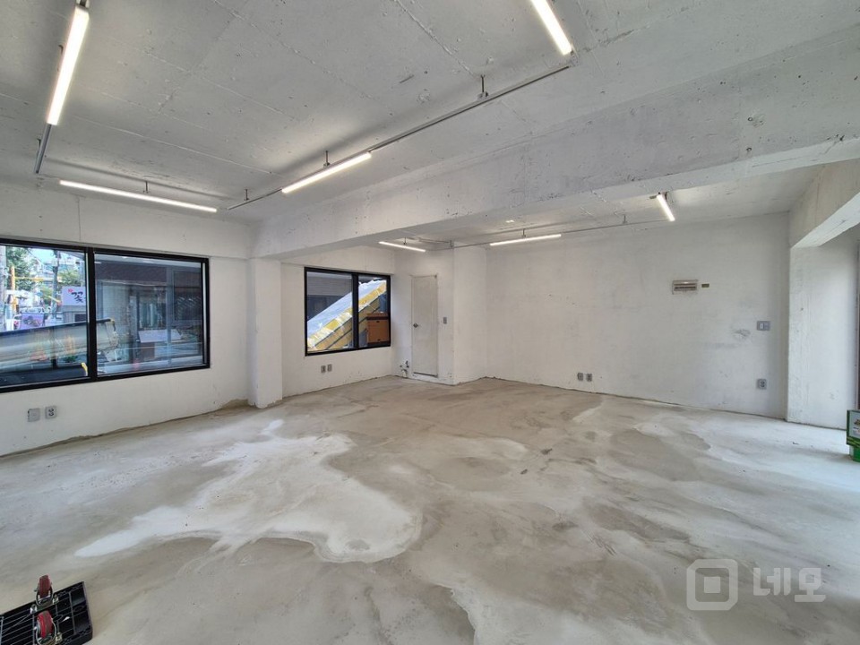 홍대 레드로드 메인라인 무권리 1층 상가 매물의 7번째 사진