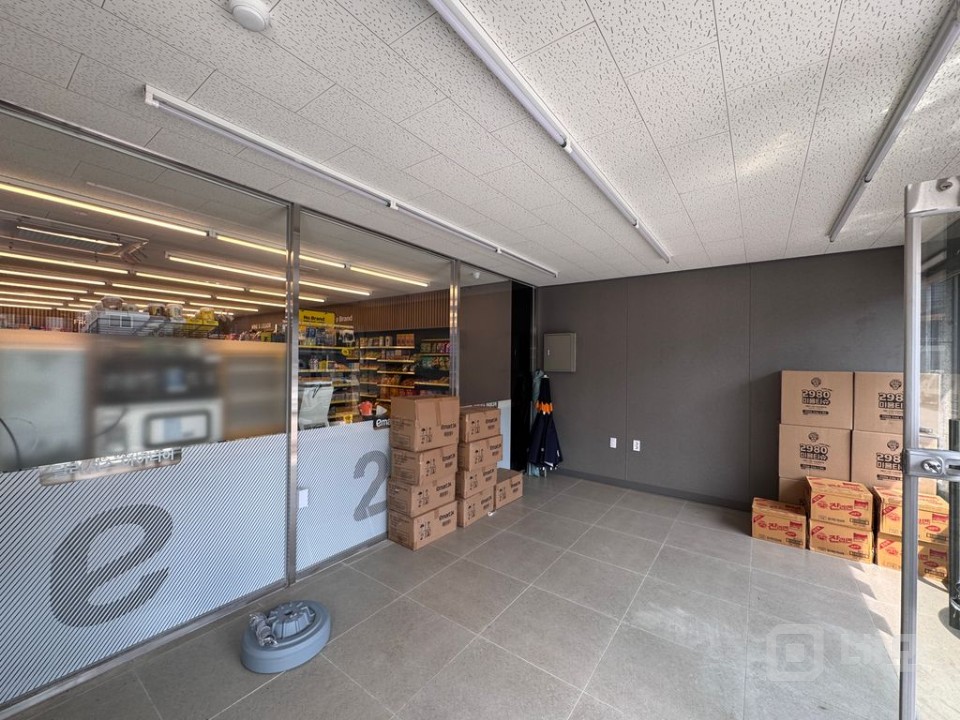 6p상가 / 소규모 점포 / 노출형 / 주차 가 매물의 2번째 사진