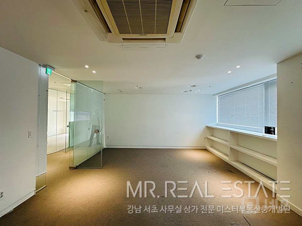 실사진 서울세관사거리 더블역세권 대로변 A급인테리어 매물의 7번째 사진
