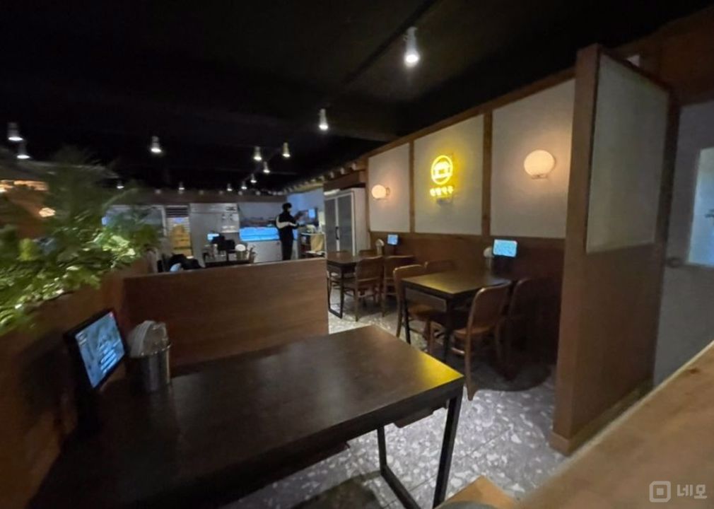 유동 인구 많은, 노량진역 앞 먹자골목에 위치한 1층 호프집 매물의 6번째 사진