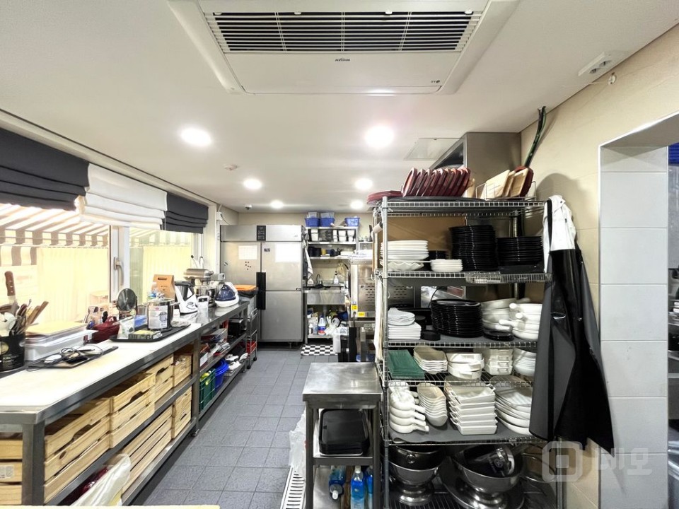 한남동 럭셔리 상권, 사운즈한남-마르지엘라 등, 멋진 주택형 근생 통임대 매물의 9번째 사진