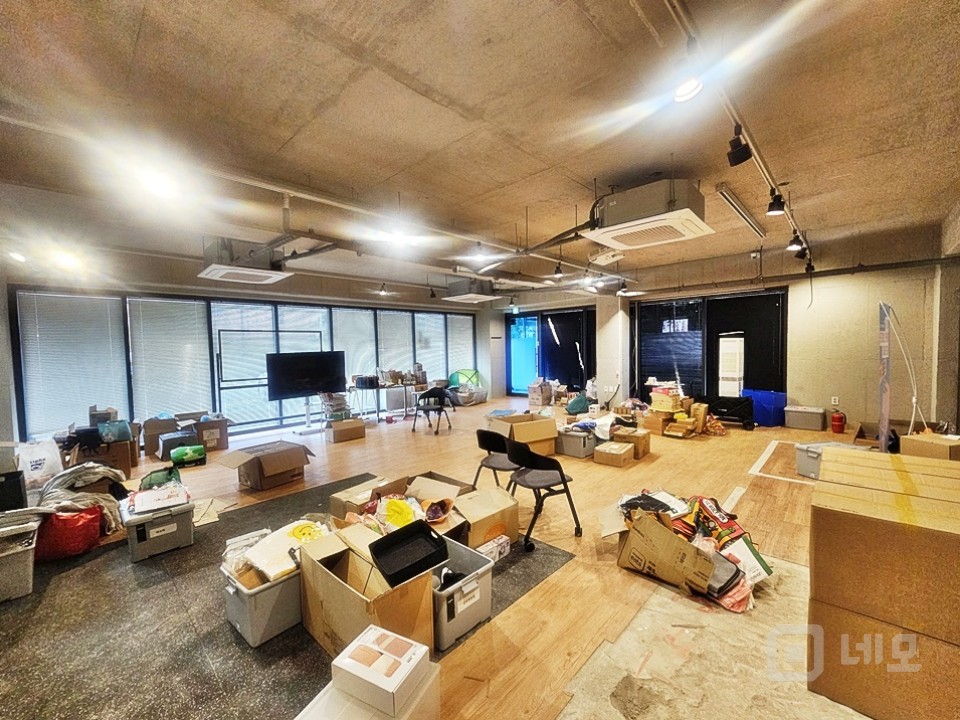 JS 합정역 역세권 S급 퀄리티의 1층 상가사무실 임대(단기임대 문의) 매물의 3번째 사진