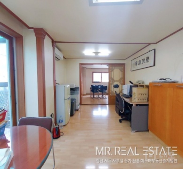 신사논현 더블역세권,세무사 등 전문 사무실에 적합 매물의 3번째 사진