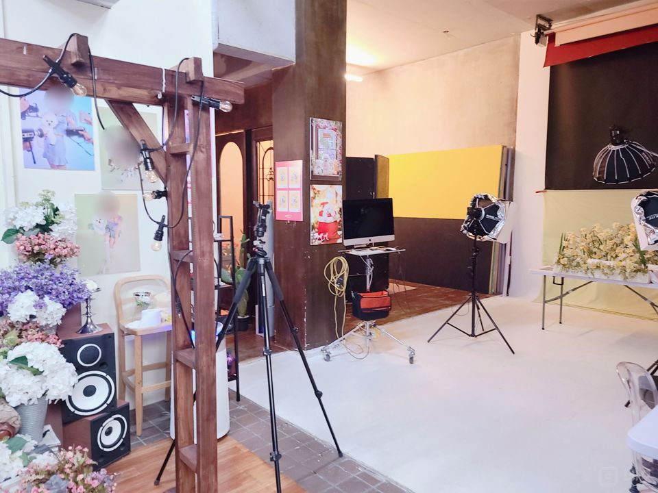 논현동 코너자리에 위치한 스튜디오 매물의 1번째 사진