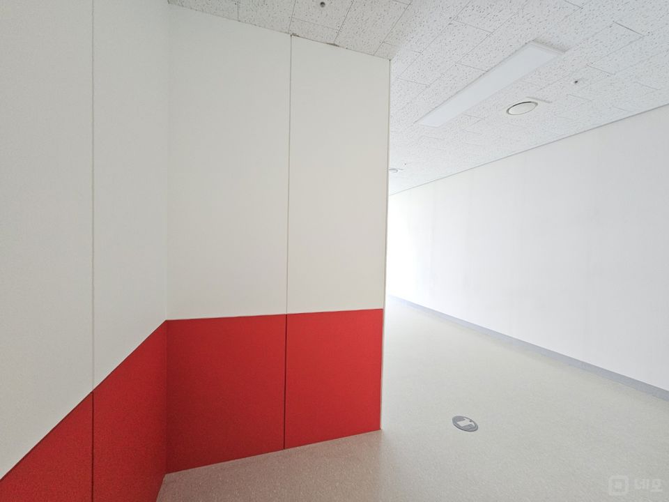 가산역 도보3분 전용 25평 룸2개 탕비실  탁트인뷰 A 급인테리어 매물의 8번째 사진