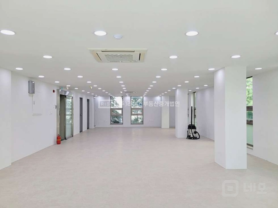 홍대입구역 초역세권 내부 구조좋은 사무실  매물의 11번째 사진