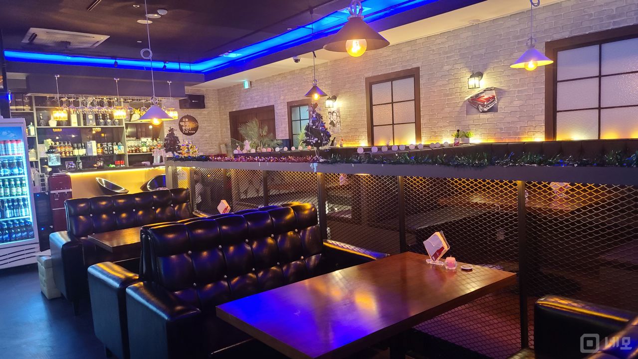 대림동 초역세권, 대로변 코너의 10층 바 매물의 3번째 사진