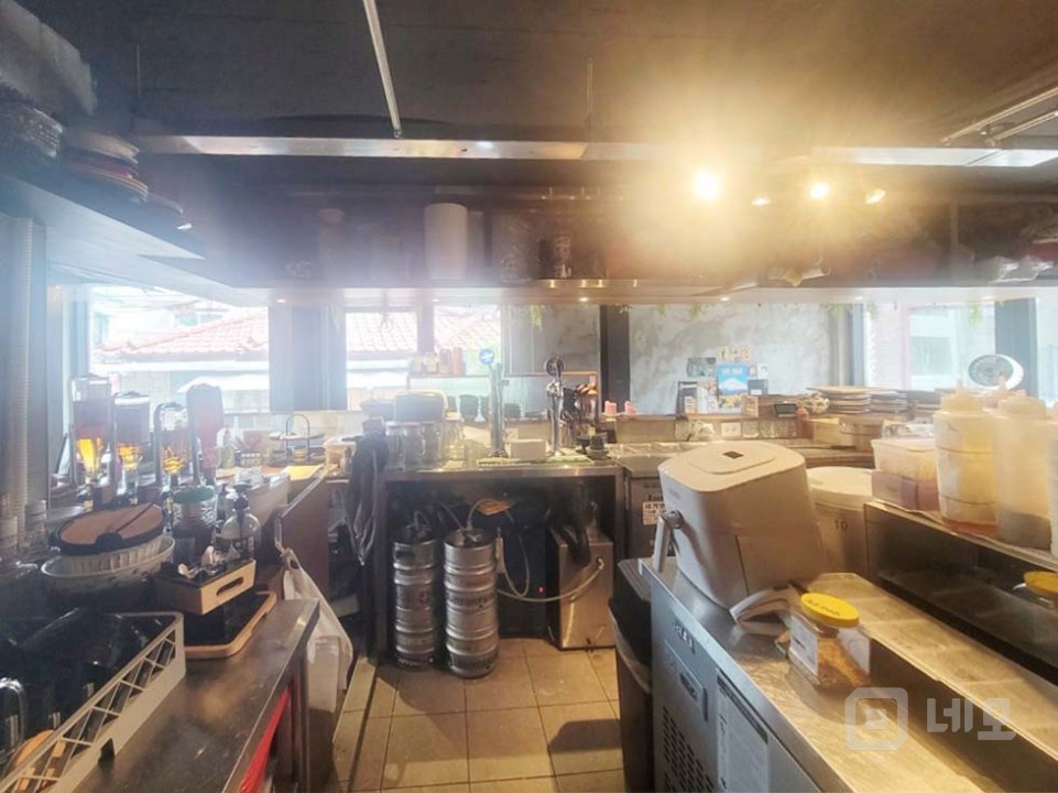 GATE 연남동 미로길 가시성 좋고 인테리어 좋은 1.5층 상가 매물의 8번째 사진