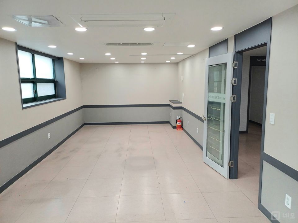 먹골역 초역세권 2층 사무실,깔끔하게 시설 왼비된 사무실.남향 매물의 5번째 사진
