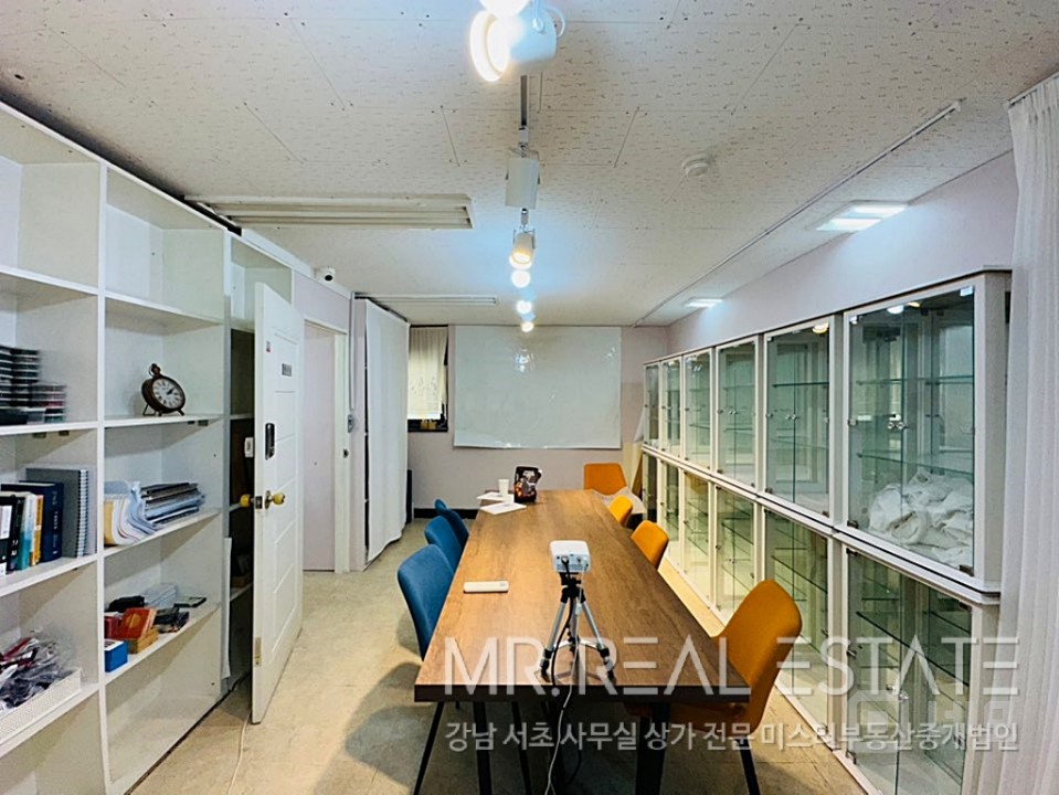 내부인테리어 깔끔, 넓은 면적, 화장실 리모델링 예정, 가성비 좋음 매물의 4번째 사진