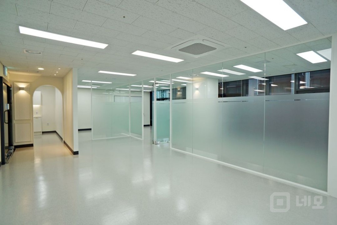 인기좋은코너 유리룸3개, 빠른입주 매물의 4번째 사진