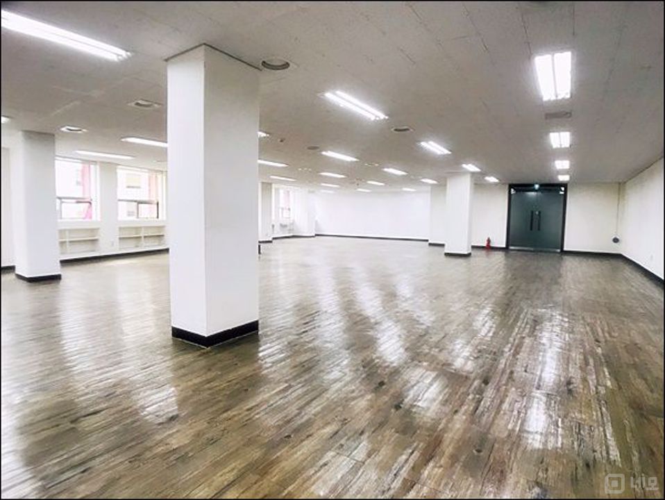 ●종각역 도보 4분 이내 위치! 내부 깔끔하며 접근성 우수합니다.● 매물의 2번째 사진