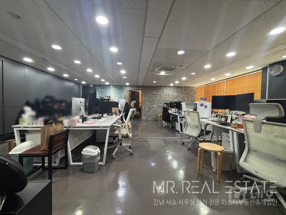 교대역1분 초역세권.인테리어깔끔한ACE사무실.빠른계약예상.무료2대 매물의 2번째 사진