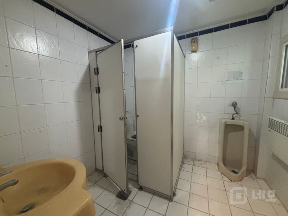 무권리 이대역 바로앞 신촌로 대로변 노출도 높은 상가 사무실 매물의 11번째 사진