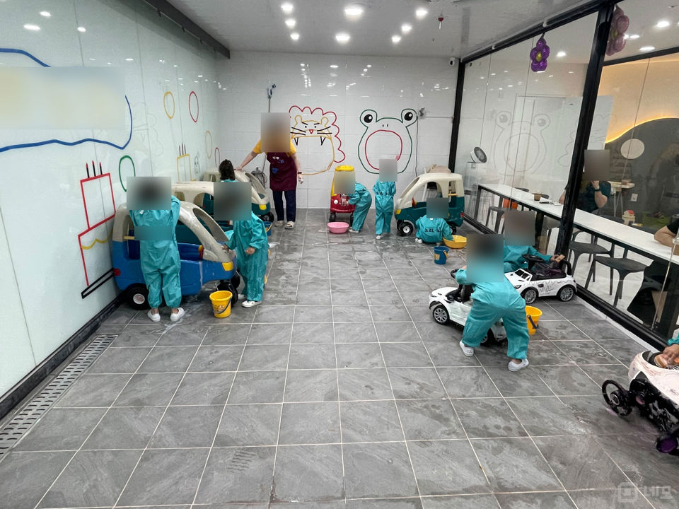 파주시 다율동, 깔끔한 인테리어 및 시설 완비된 미술학원 매물의 5번째 사진