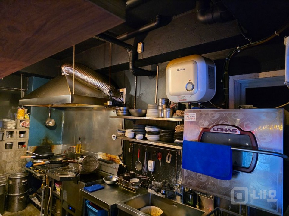 연남동 월세 저렴한 1층 상가. 주차가능. 매물의 4번째 사진