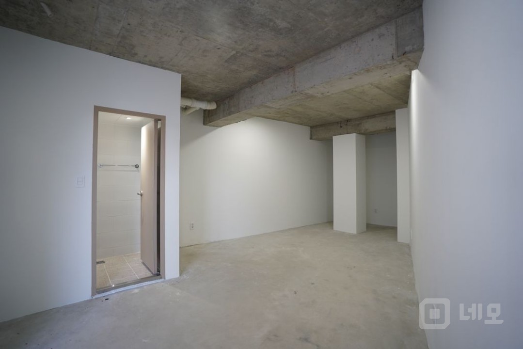 건축상 받은 독특한 형태의 상가건물 매물의 3번째 사진