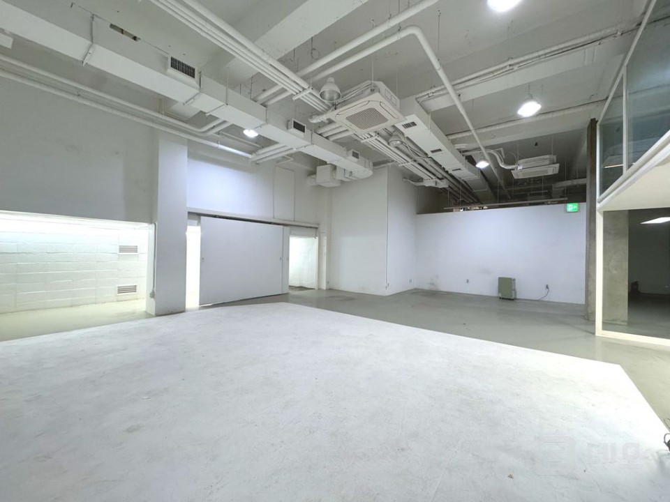 청담사거리 인근에 위치한 무권리! 층고높은 지하매물! 호리존 매물의 5번째 사진