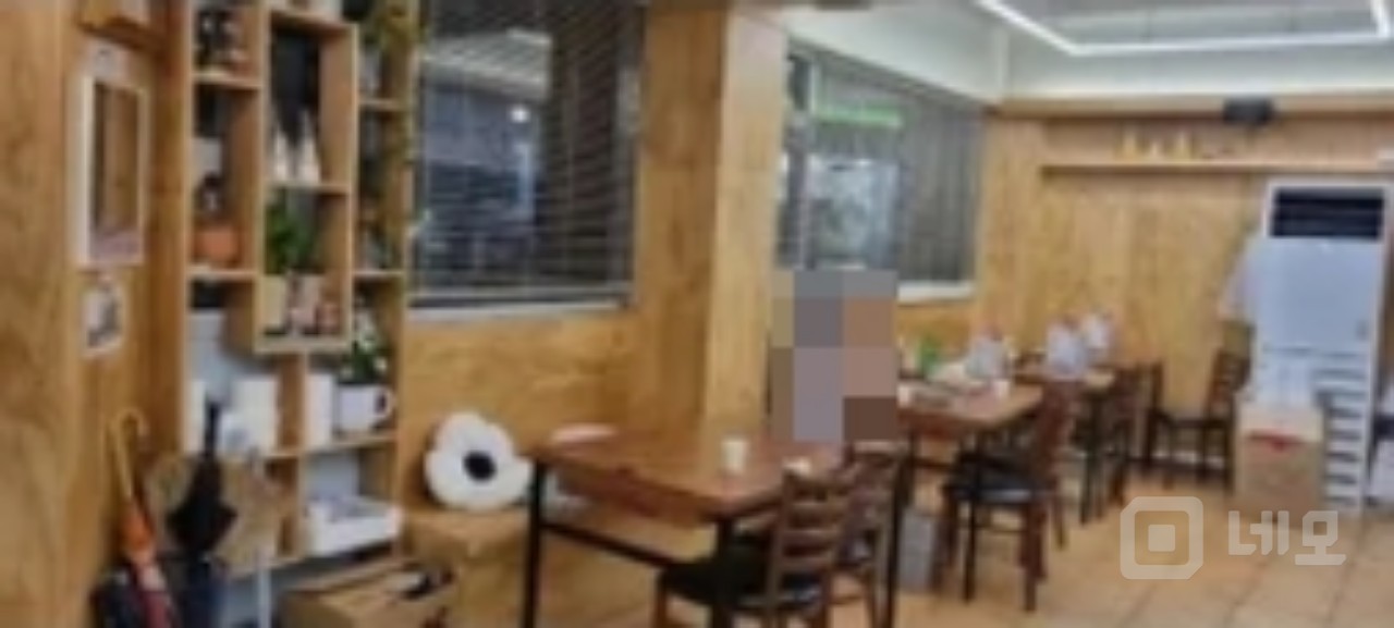 사거리 코너 마을버스 정류장 바로 앞 매물의 3번째 사진