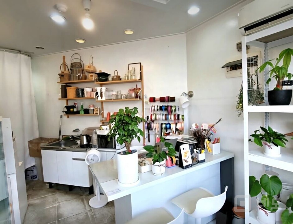 🌷 성수동 감성 가득한 1층 꽃집 자리 임대 매물의 3번째 사진