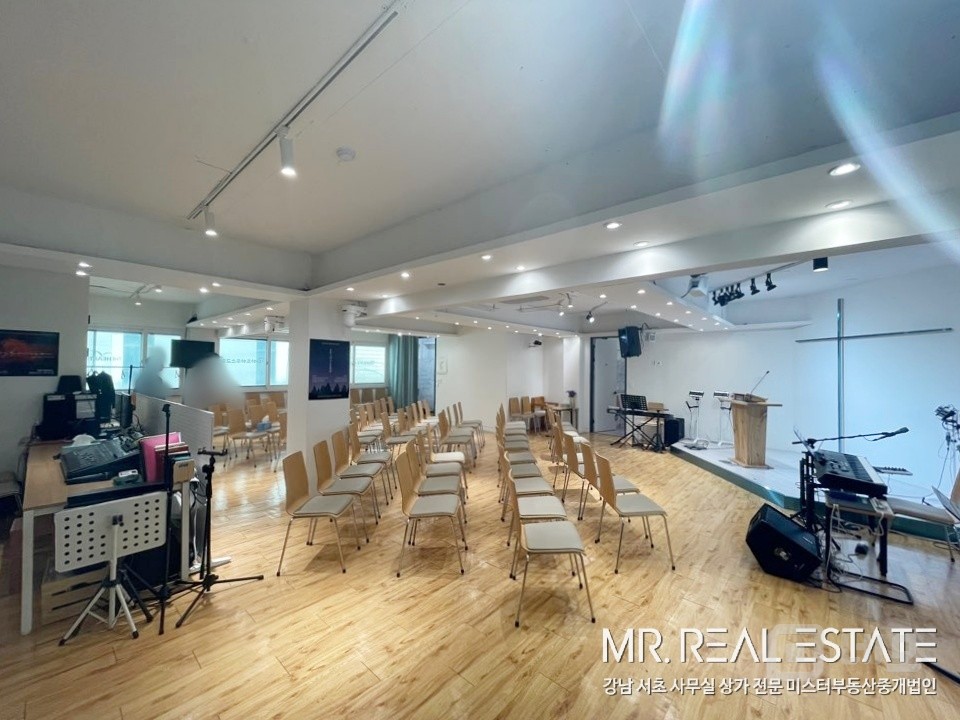 신사역 도보2분 교회 선호 2,3 층 통임대 인테리어 완비 매물의 13번째 사진