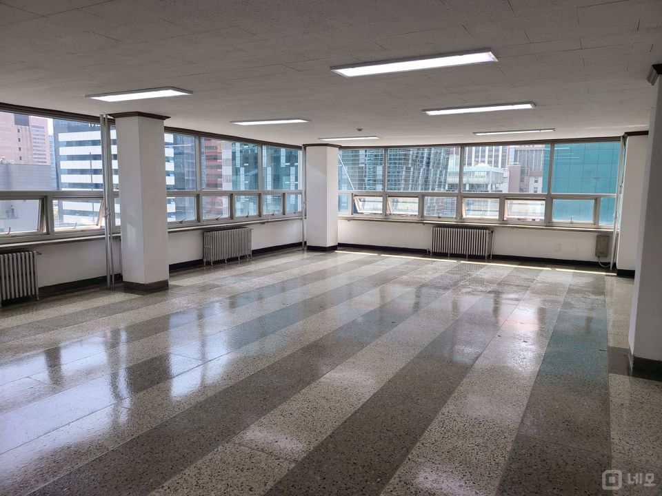 시청역 4번 출구 2분 거리의 교통이 편리한 사무실 매물의 1번째 사진