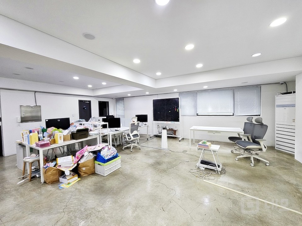 JS 홍대 합정역세권 깔끔한 화이트톤 사무실 매물의 6번째 사진